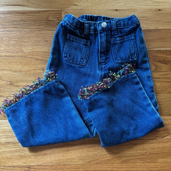 🍎 Cute Toddler Jeans with Fringe 🍎 - Picture 6 of 7